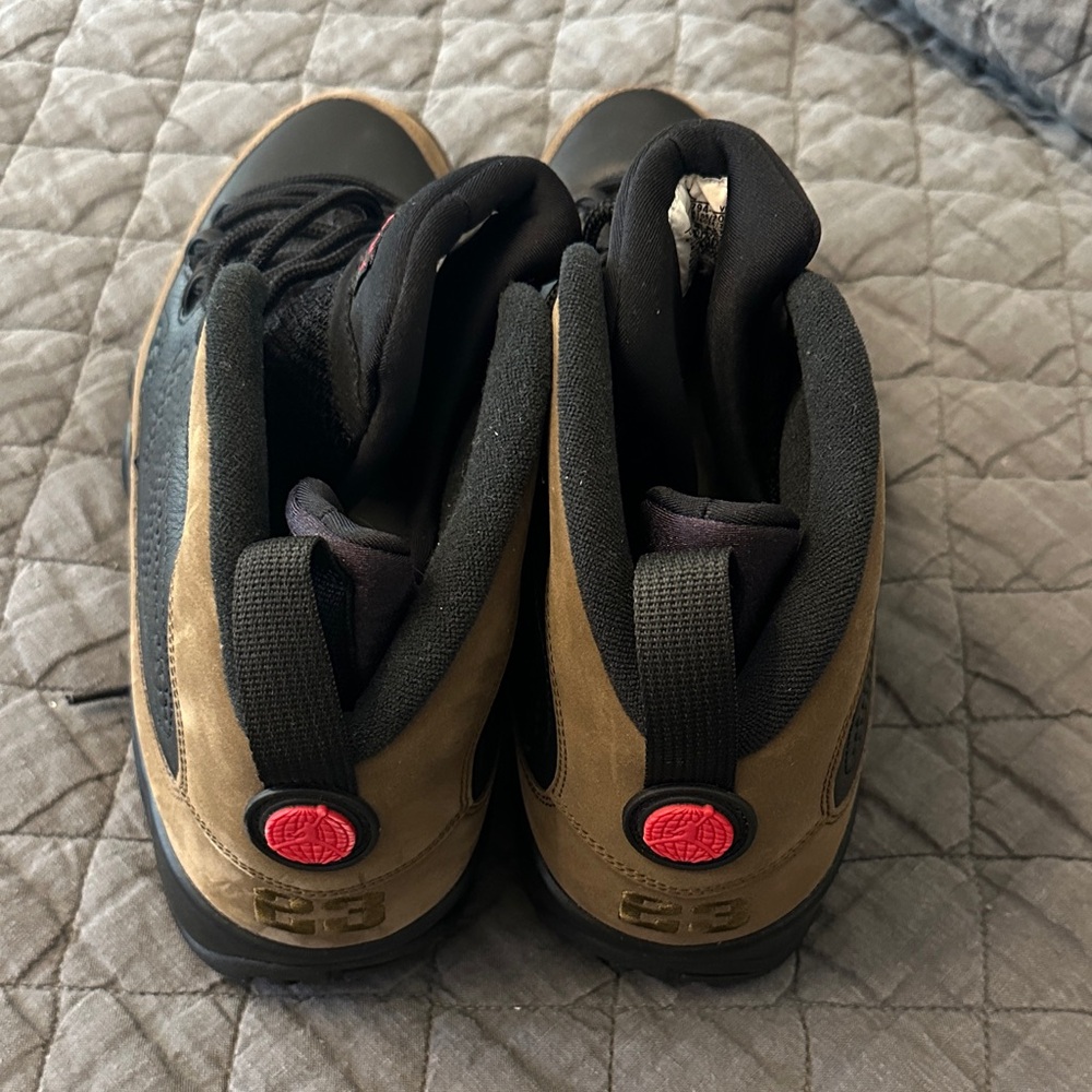 Jordan Sneakers Black and Brown